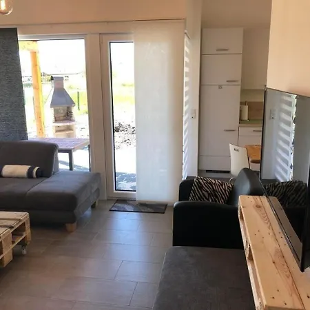E21 Freistehendes Haus Mit Garten Und Deichblick Prázdninový dům *