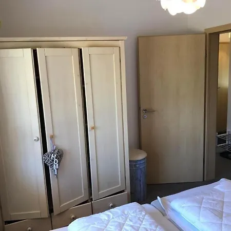E21 Freistehendes Haus Mit Garten Und Deichblick